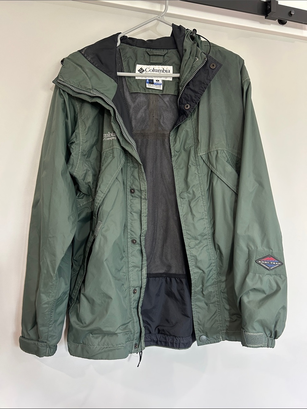 Columbia Men's Green Hooded Rain Jacket